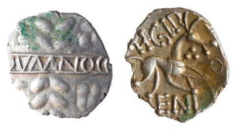 PAS 997685, both faces (photograph)
