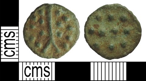 PAS 824136, both faces (photograph)